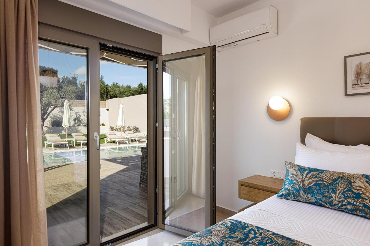 Koin Villa Sunrise, With Heated Pool & Whirlpool Perama  Exterior photo