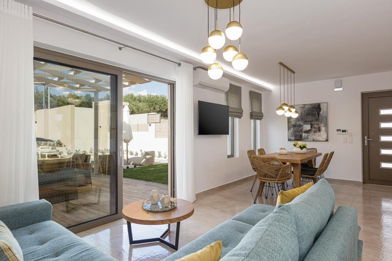 Koin Villa Sunrise, With Heated Pool & Whirlpool Perama  Exterior photo